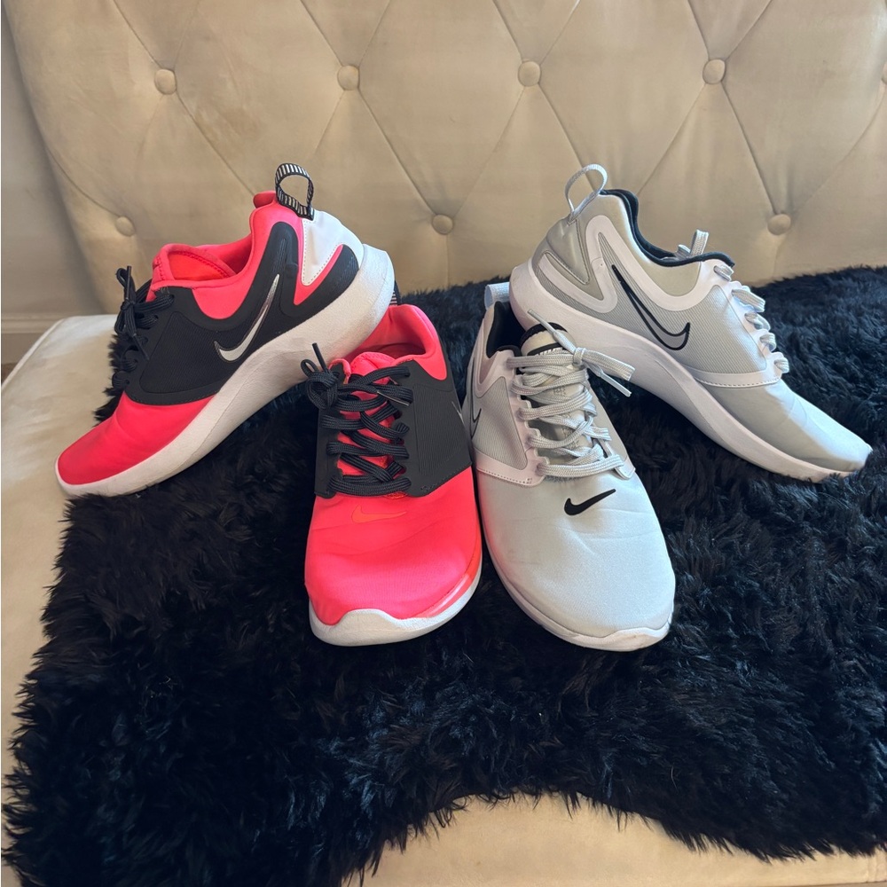 2 pairs of Nike shoes